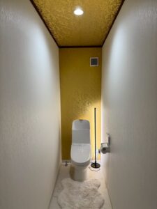 札幌市北区にてお手洗いクロス張り替え工事 施工前