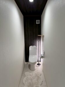 札幌市北区にてお手洗いクロス張り替え工事 施工前