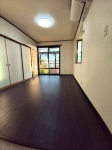 福岡LDKフローリング張替、クロス張替施工前